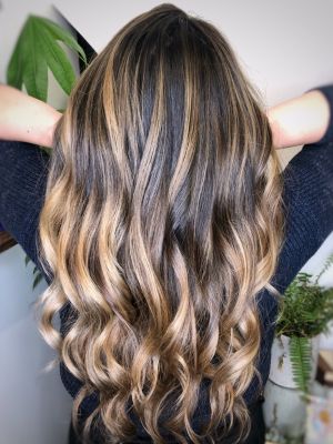 Balayage by Sarah English at Sarah English Salon in Los Angeles, CA 90046 on Frizo