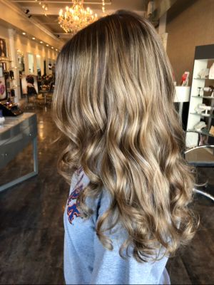 Balayage by Roseanne Inzerilla at Osio salon in Rockville Centre, NY 11570 on Frizo