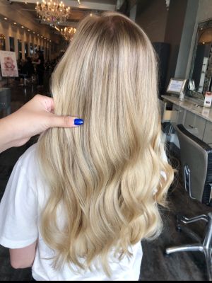 Balayage by Roseanne Inzerilla at Osio salon in Rockville Centre, NY 11570 on Frizo