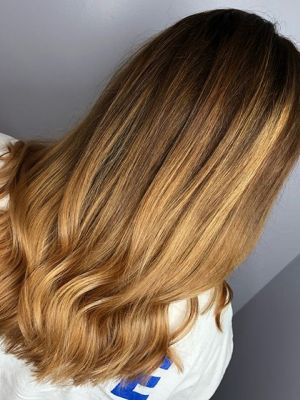 Balayage by Zoey Eldridge in Xenia, OH 45385 on Frizo