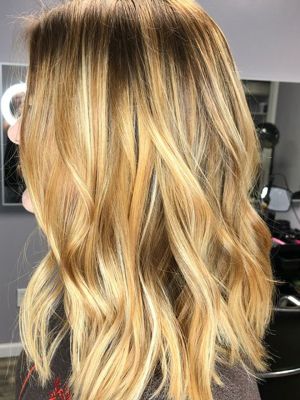 Balayage by Zoey Eldridge in Xenia, OH 45385 on Frizo