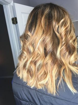 Balayage by Zoey Eldridge in Xenia, OH 45385 on Frizo