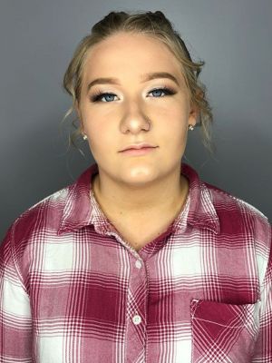 Prom makeup by Zoey Eldridge in Xenia, OH 45385 on Frizo