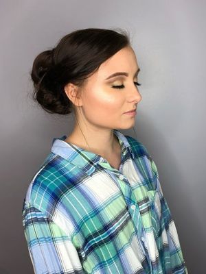 Prom makeup by Zoey Eldridge in Xenia, OH 45385 on Frizo