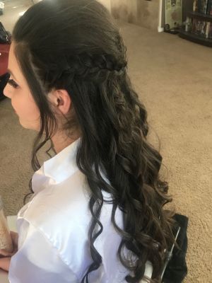 Bridal hair by Britny White in Henderson, NV 89074 on Frizo