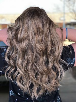 Highlights by Maddie Bertino at Mane Gallery Salon in Omaha, NE 68144 on Frizo