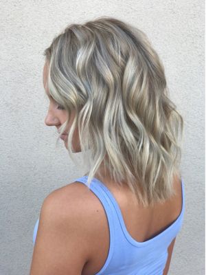 Partial highlights by Maddie Bertino at Mane Gallery Salon in Omaha, NE 68144 on Frizo