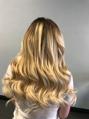 Extensions by Wes Cantrell at Wayne's salon in Mustang, OK 73064 on Frizo