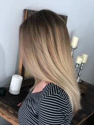 Balayage by Olivia Hansen at Mid City Salon and Spa in Bloomington, IL 61701 on Frizo