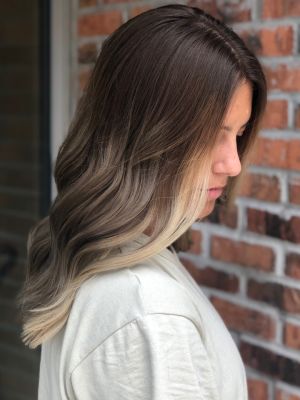 Balayage by Olivia Hansen at Mid City Salon and Spa in Bloomington, IL 61701 on Frizo