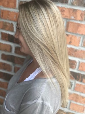 Highlights by Olivia Hansen at Mid City Salon and Spa in Bloomington, IL 61701 on Frizo