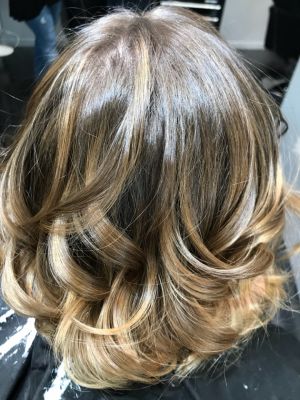 Balayage by Mindy Long at Platinum Salon & Spa in Tacoma, WA 98403 on Frizo