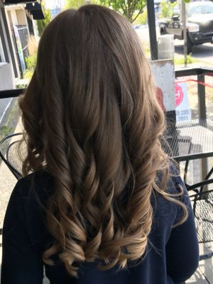 Haircut / blow dry by Mindy Long at Platinum Salon & Spa in Tacoma, WA 98403 on Frizo