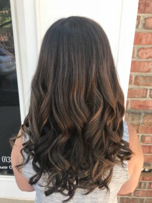 Balayage by Lindsey Mitchell at Bella Mia in Mooresville, NC 28117 on Frizo