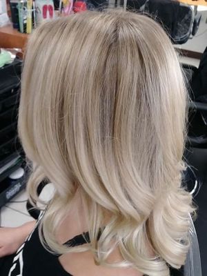 Highlights by Tina Collin at Wicked Beauty in Curtis Bay, MD 21226 on Frizo