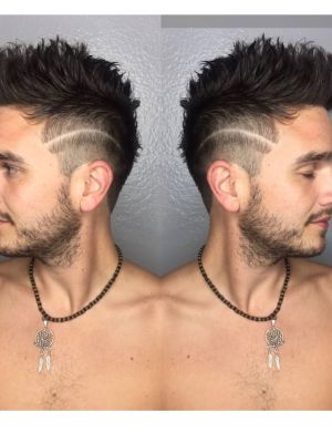 Men's haircut by Kristopher Dreww in Huntington Beach, CA 92647 on Frizo