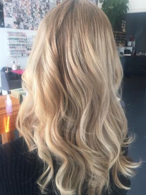 Balayage by Carmen Torres at Balova hair in Albany, OR 97322 on Frizo