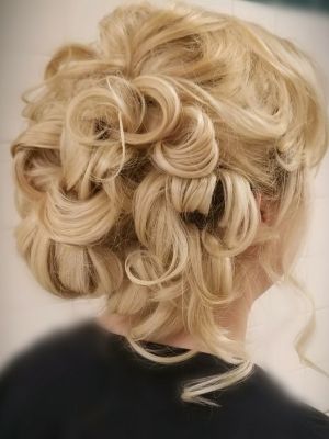 Updo by Holly Jackson in Stephenville, TX 76401 on Frizo