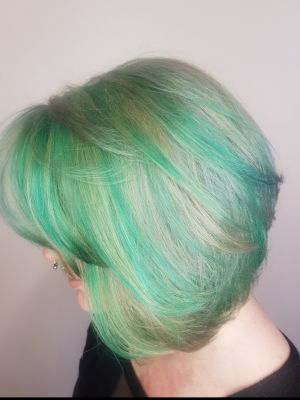 Double process by Shawn Davenport at Layla social salon in Las Vegas, NV 89117 on Frizo