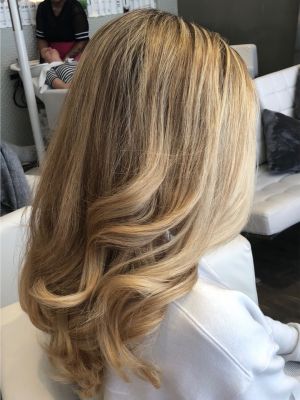 Blow dry by Dakota DellaFera at Freelance in Austin, TX 78741 on Frizo