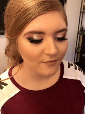 Prom makeup by Hannah Chang in Saint Louis, MO 63122 on Frizo