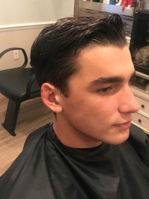 Men's haircut by jessica lorenzo in Zephyrhills, FL 33544 on Frizo