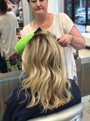 Blow dry by Fleur Spratley at Hair by Fleur in Miami, FL 33180 on Frizo