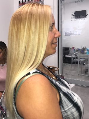 Single process by Dayami Ortega at Bella's Image Hair Design Studio in Hialeah, FL 33012 on Frizo