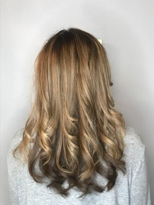 Balayage by Mae Jones at La petite salon in Denver, CO 80214 on Frizo