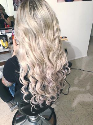 Extensions by Jess Mtz at Glamour Queen in McAllen, TX 78501 on Frizo