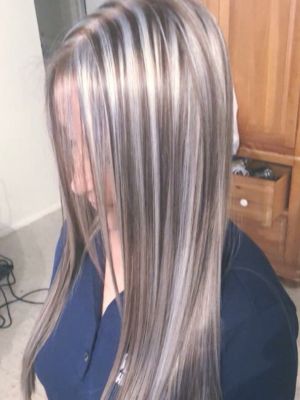Highlights by Jess Mtz at Glamour Queen in McAllen, TX 78501 on Frizo