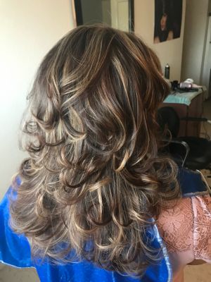 Partial highlights by Jess Mtz at Glamour Queen in McAllen, TX 78501 on Frizo