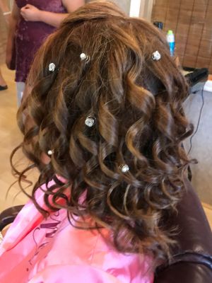 Bridal hair by Lorena Lara at Lush Styles & Cuts in Mount Vernon, WA 98273 on Frizo
