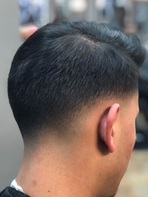 Men's haircut by Tyrone Davis in Fort Lauderdale, FL 33331 on Frizo