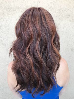 Highlights by Vanessa Newport at Aura by Vanessa in Huntington Beach, CA 92649 on Frizo