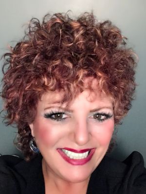 Lisa DeRose Grossi at Beyond Hair LLC in Midland Park, NJ 07432 on Frizo