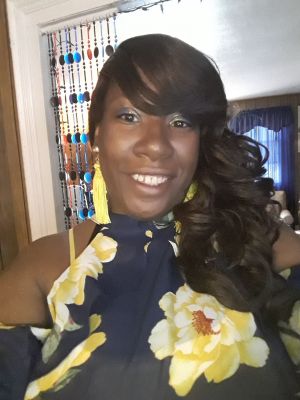 Liz Davis in Buffalo, NY 14215 on Frizo